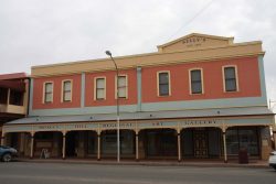 20170716-4034 Broken Hill Regional Art Gallery Med